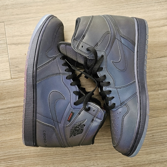 Size 10 Jordan 1 Retro High Zoom Fearless - Picture 4 of 10